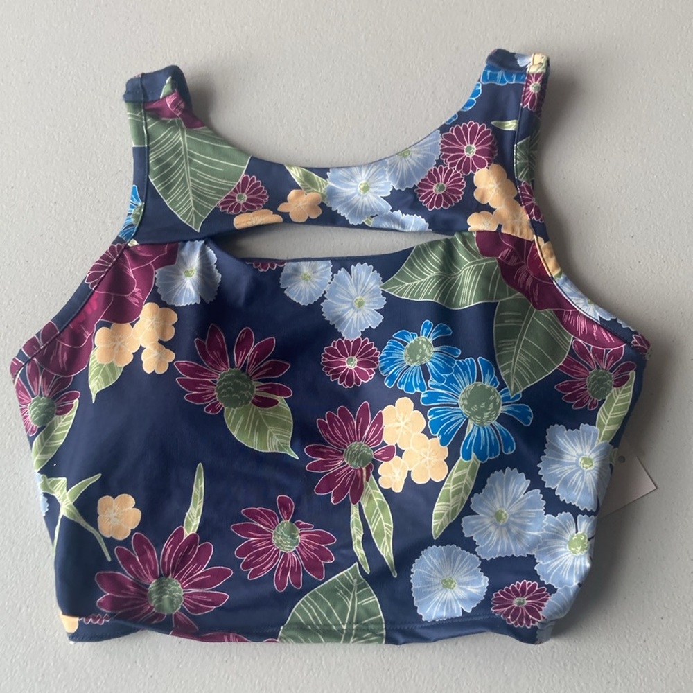 So top sporty floral cutout sleeveless top w lined shelf bra casual S jr - Picture 9 of 13